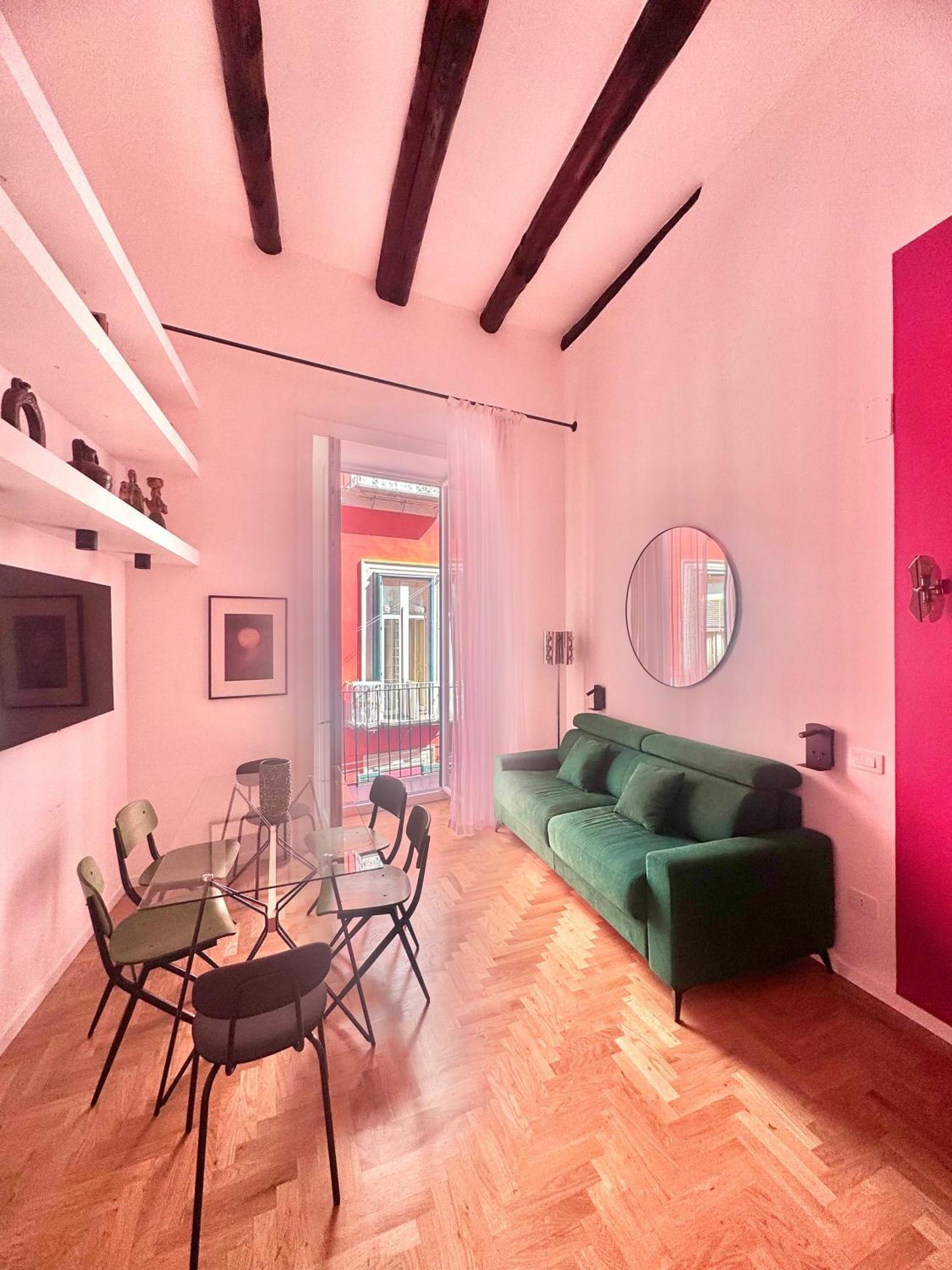 Apartment Alma De Chiaja - Design &