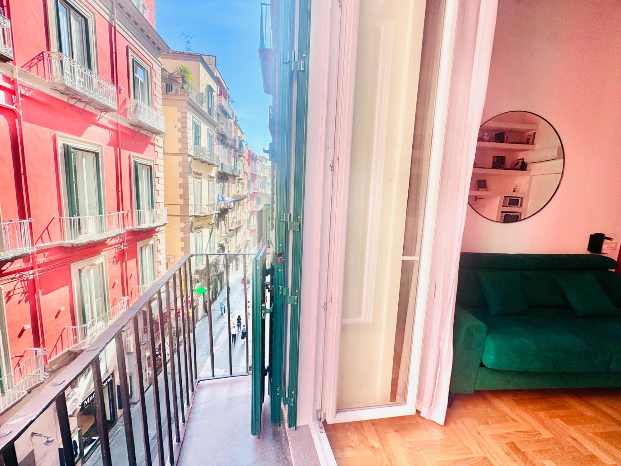 Alma De Chiaja - Design & Apartment Naples