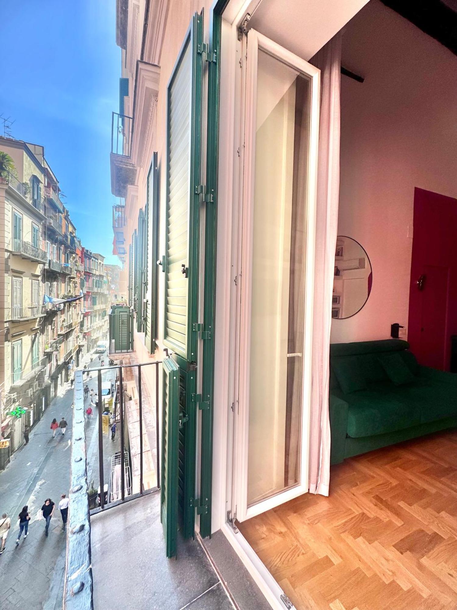 Apartment Alma De Chiaja - Design & Naples