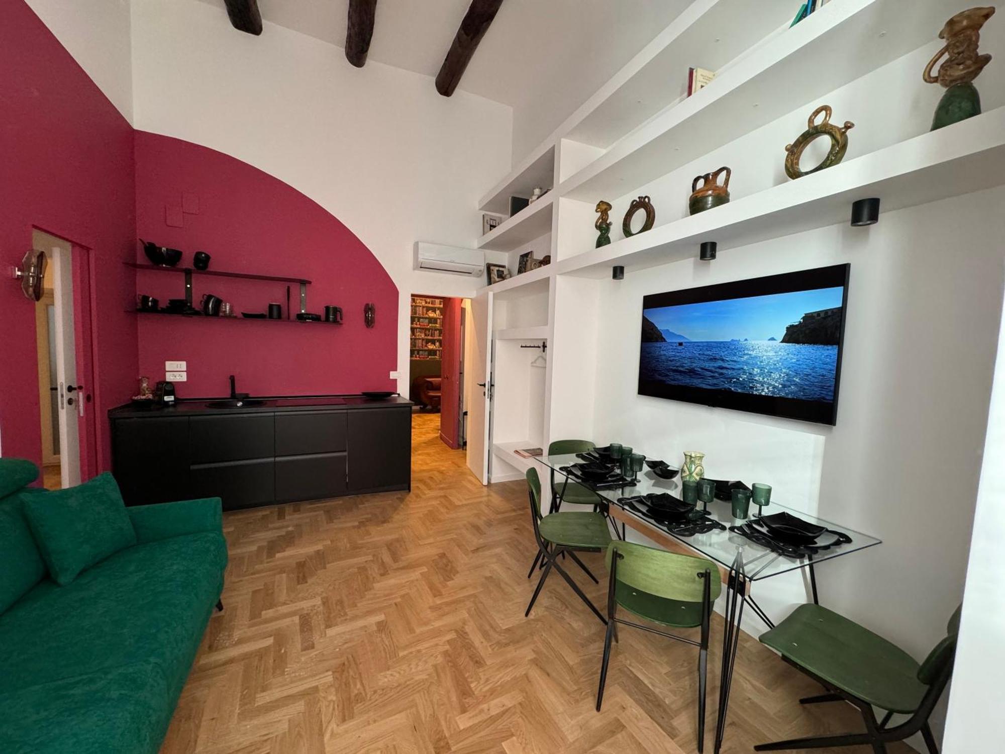 Apartment Alma De Chiaja - Design &